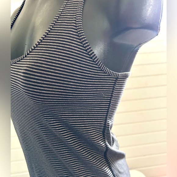 LULULEMON womens size 6 stripped racer back tank top - Picture 3 of 9